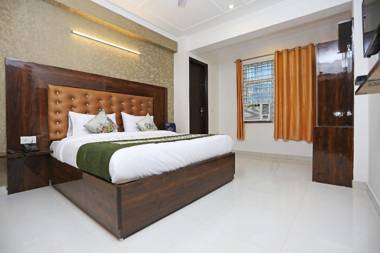 Capital O 9669 AoA Palace