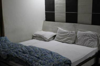 Central Guest House @ Aulia Dargah