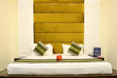 OYO 3394 Hotel Centra Inn