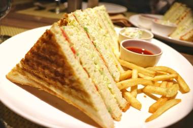 OYO 28373 Hotel Shri Sai