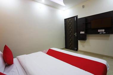 Vaccinated Staff- OYO 42619 Diamond Key Residency