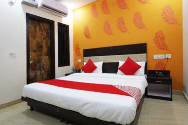 Vaccinated Staff- OYO 42619 Diamond Key Residency