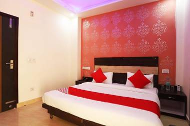 Vaccinated Staff- OYO 42619 Diamond Key Residency