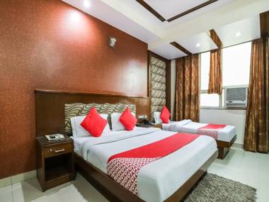 OYO 46221 Hotel Shiv Dev International