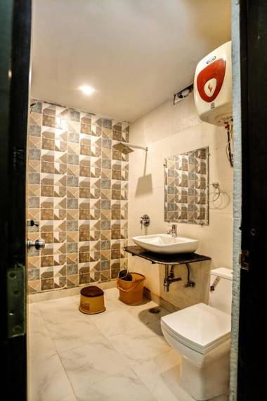 Airport Hotel Tashree