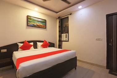 OYO 45772 Silver Residency