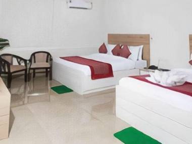 OYO 28007 Hotel Good Luck