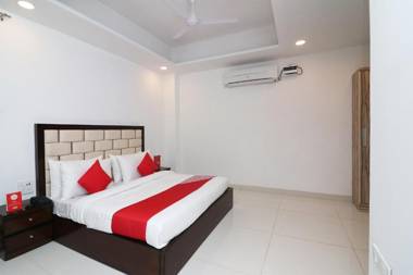 OYO 63150 City House