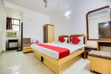 OYO Flagship 60410 Ashoka