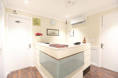 OYO 43009 The Palm Green