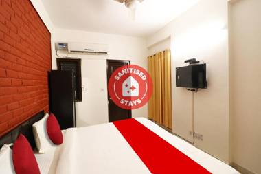 OYO 44229 Diamond Suite