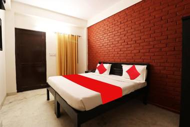 OYO 44229 Diamond Suite