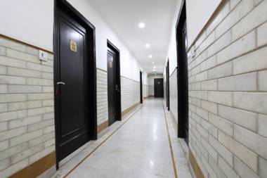 OYO 60476 Hotel Silver Rooms