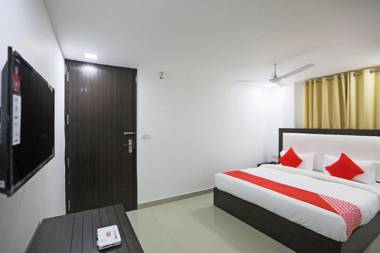 OYO 48664 Gour White House