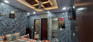 Aggarwal hotels & guest houses lajpat nagar luxury stay in independent flats with attached kitchen washroom and balcony cal 92121 74700