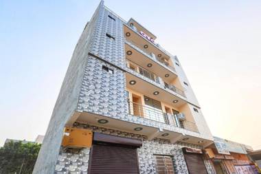 SPOT ON 65948 Royal Villa