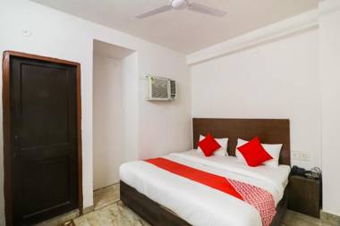 OYO 62177 Lovely Inn