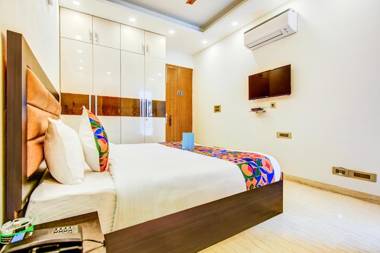 FabHotel Floyd - Fully Vaccinated Staff