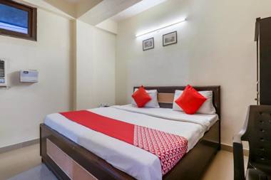 OYO Preferred 67086 Hotel Red Rose