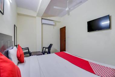 OYO Preferred 67086 Hotel Red Rose