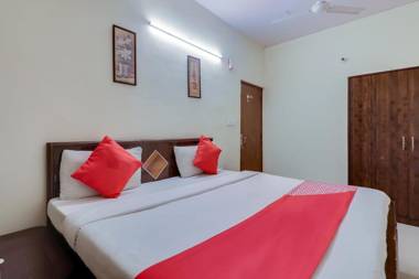 OYO Preferred 67086 Hotel Red Rose