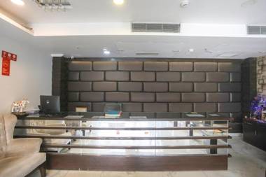 Collection O 69755 Hotel Parktel