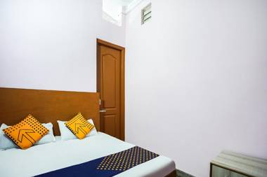 OYO Flagship 67277 Royal Palace