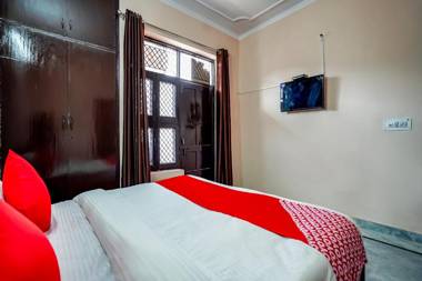 OYO 63361 Hotel Akash Green Field