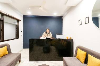 OYO 69611 Hotel Mannat