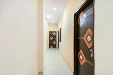 OYO 69443 Vision Rooms