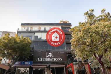 Capital O 70750 Blue Stone