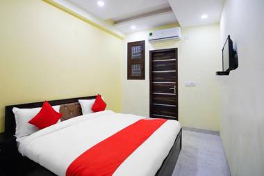 OYO 65547 Hotel The Geetika Palace