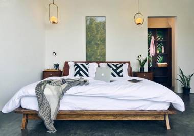 Minimalist Poshtel & Suites