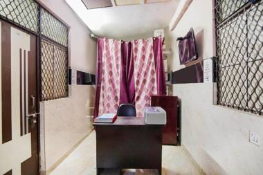 OYO 70836 Hotel Golden Palace