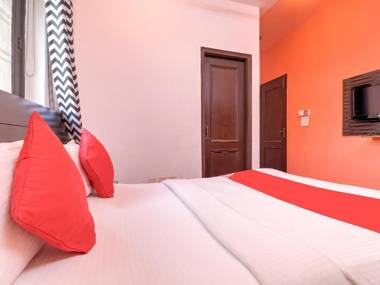OYO 72474 Delhi Heightz Home Stay