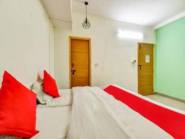 Oyo 73570 DISCOVERY INN