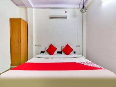 Oyo 73570 DISCOVERY INN