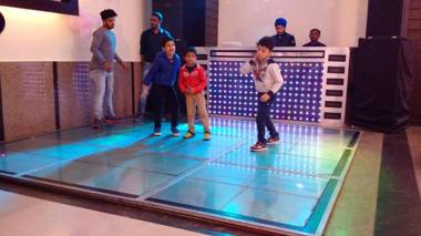 FabHotel Pantao Stays