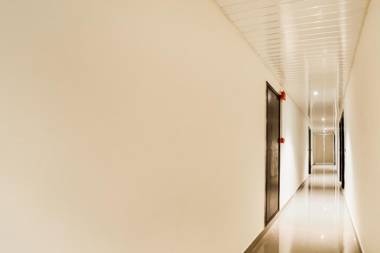 Collection O 80122 Pitampura Residency