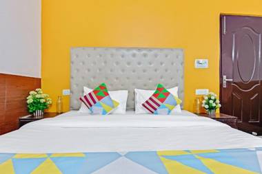 OYO Flagship 75558 The Gour Lazeez Hotel Near Lajpat Nagar Metro Station