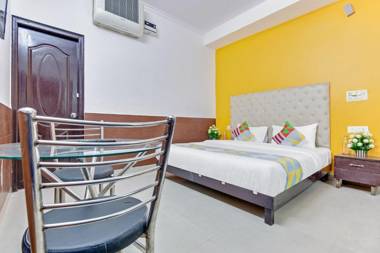 OYO Flagship 75558 The Gour Lazeez Hotel Near Lajpat Nagar Metro Station
