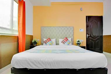 OYO Flagship 75558 The Gour Lazeez Hotel Near Lajpat Nagar Metro Station