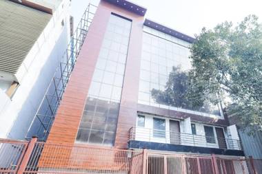 OYO KEY Rooms Tilak Nagar