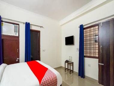 OYO Flagship 75038 City Paradise