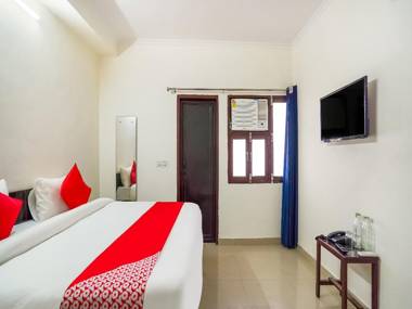 OYO Flagship 75038 City Paradise