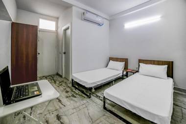 OYO Flagship 75557 Shejal Residency