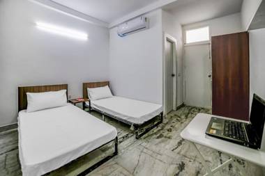 OYO Flagship 75557 Shejal Residency