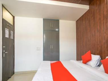 OYO 75798 Jai Palace