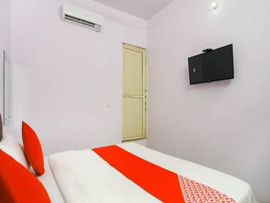 OYO Flagship 72997 D C Palace