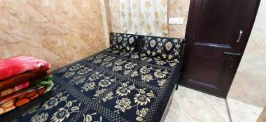 Room in Guest room - Posh S Delhi Foreigners Area Lajpat Nagar